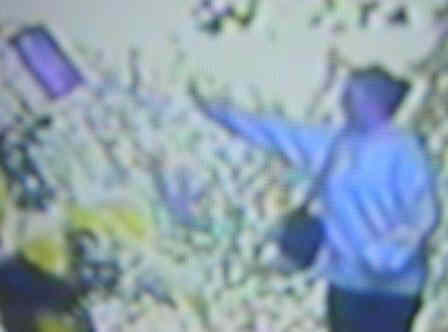 Mobbing durch Nachbarn, Abfalltte ber den Zaun